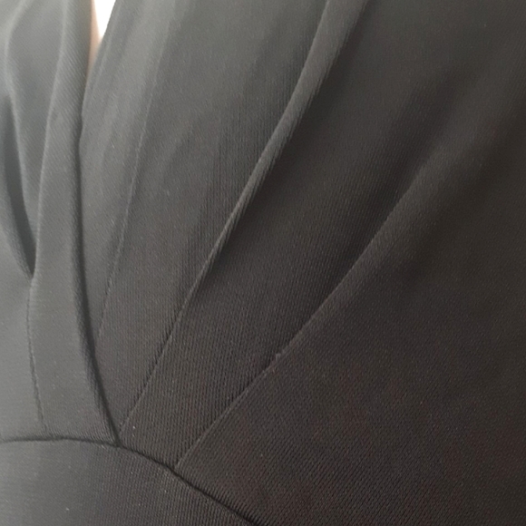 V-neck Sleeveless Dress - Picture 8 of 11